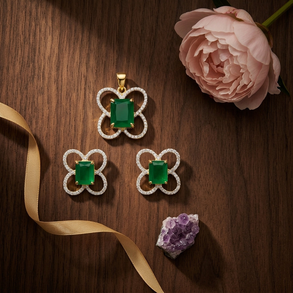 Green Clover Pendant Set - Tabletop