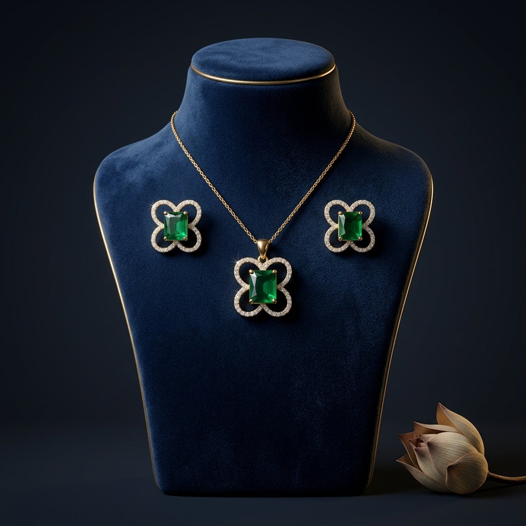 Green Clover Pendant Set - Mannequin