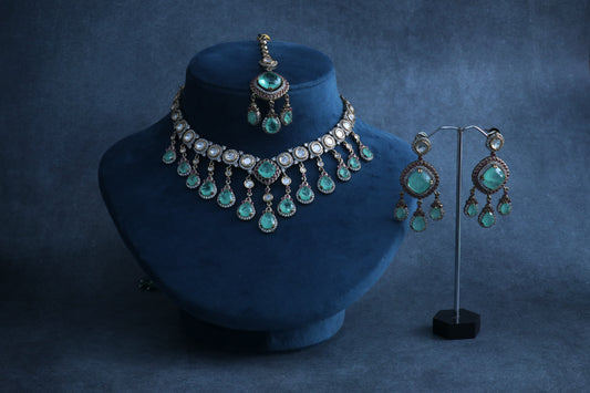 Emerald Green Kundan Choker Set | Necklace, Earrings & Tikka