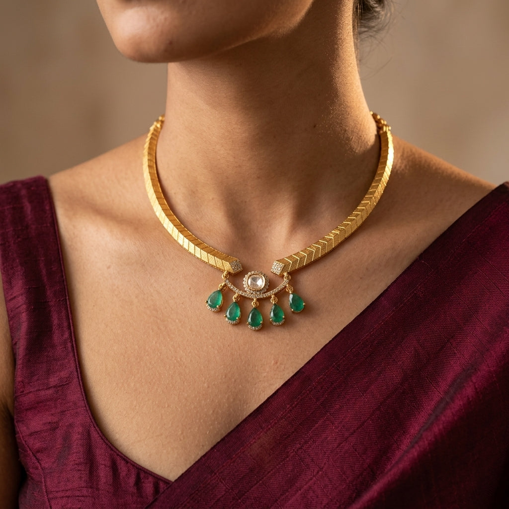 Green and Clear Textured Drop Necklace Set - Model