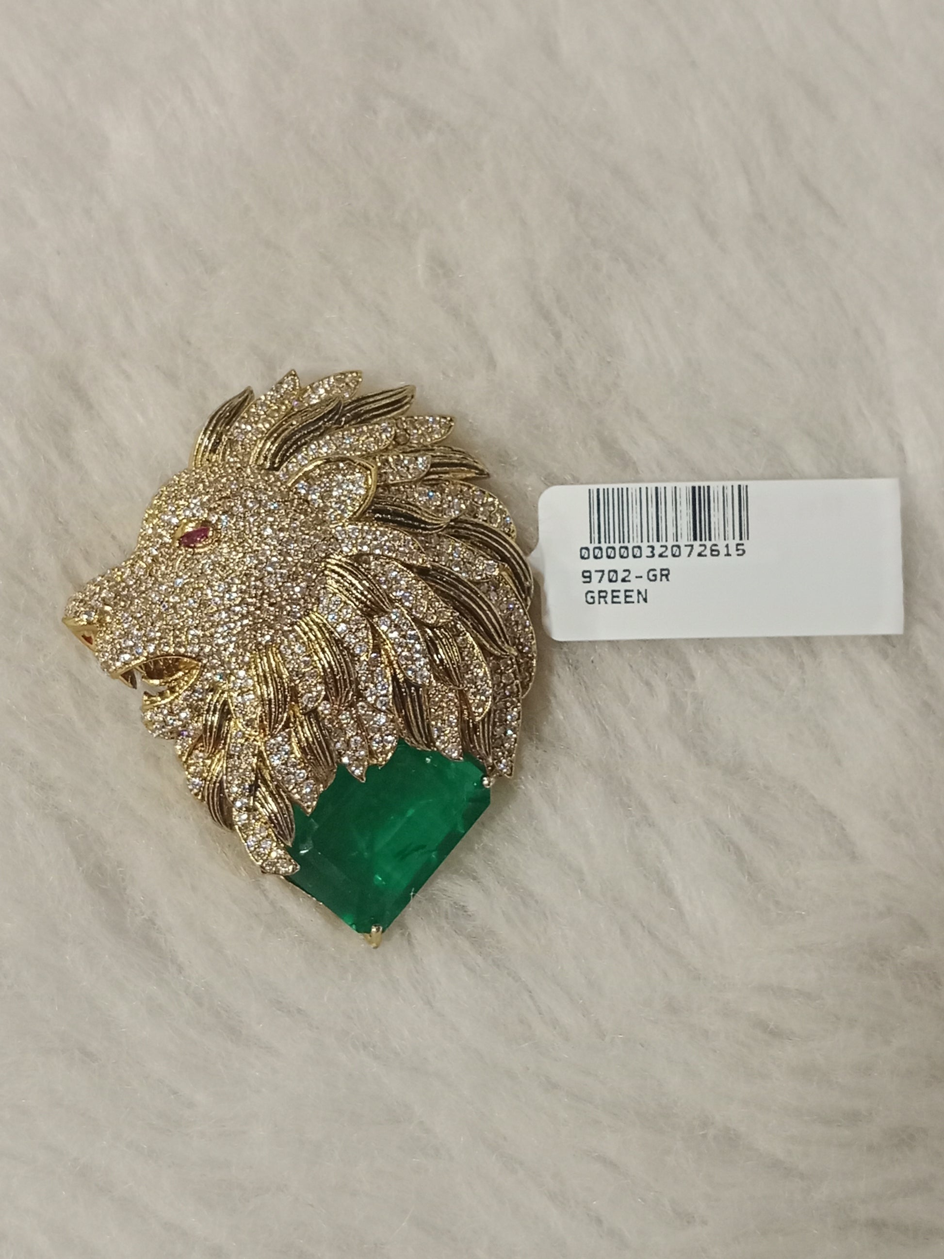 Green and White Lion Head Brooch - Model