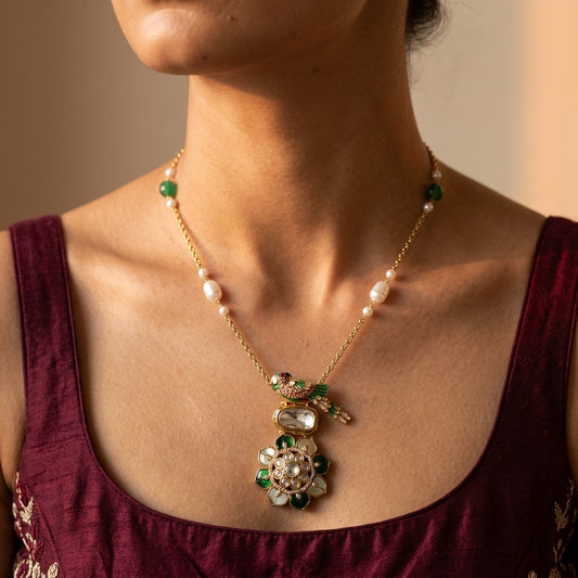 Green Peacock Floral Necklace Set - Model
