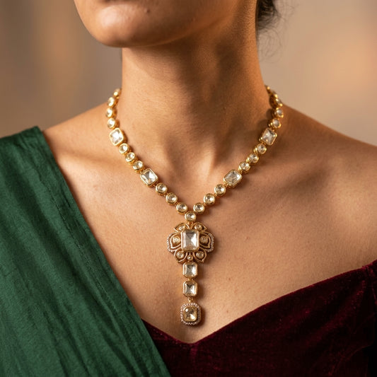 White Floral Cluster Necklace Set - Model