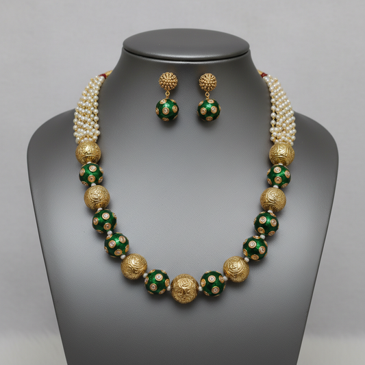 Elegant Green Enamel and Gold Pearl Haar Set